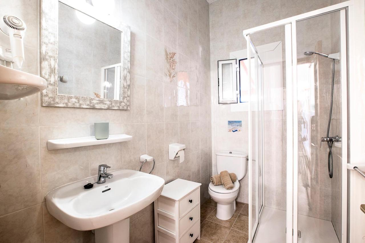 Apartamentos Molina 9-10-11 埃斯卡洛 外观 照片
